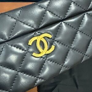 Last one RARE CHANEL VIP VANITY 
Black Quilted Leather Jewelry Case tooth brush